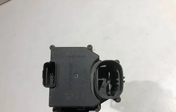Peugeot 307 CC Coolant fan relay 9658508980