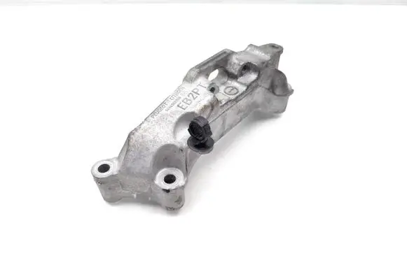 Peugeot 308 Engine mounting bracket 9674960380