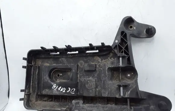 Skoda Octavia Mk2 (1Z) Battery tray 1K0915333C