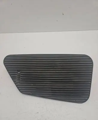 BMW 5 E34 Dash center air vent grill 1384066