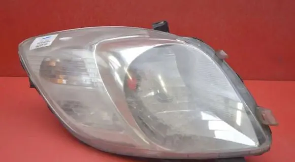 Toyota Yaris Headlight/headlamp