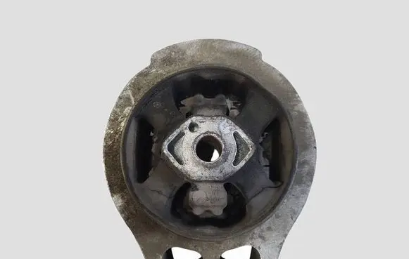 Citroen C5 Engine mount bracket 86945E
