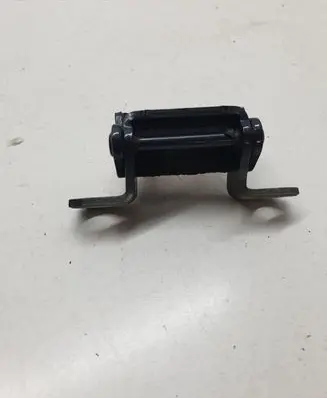 Chevrolet Captiva Loading door lower hinge 