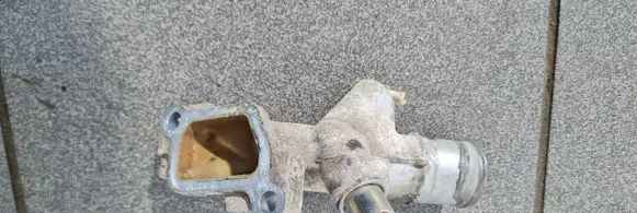 Mazda BT-50 Engine coolant pipe/hose