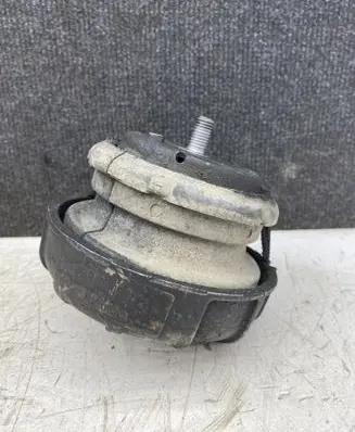 Mercedes-Benz Vito Viano W639 Engine mount bracket A6392410513