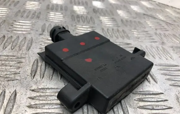 BMW 5 F10 F11 Current control relay 9153418 71451210