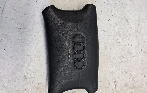 Audi A4 S4 B5 8D Steering wheel airbag 95465CK
