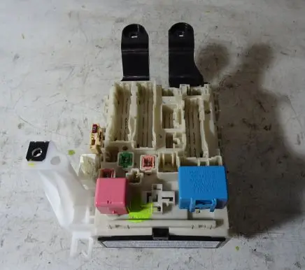 Toyota Avensis Verso Fuse box set 82730-05140-C