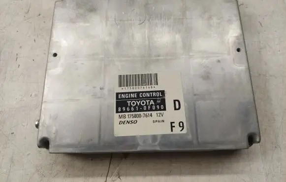 Toyota Corolla Verso AR10 Engine control unit/module MB1758007614 896610F090