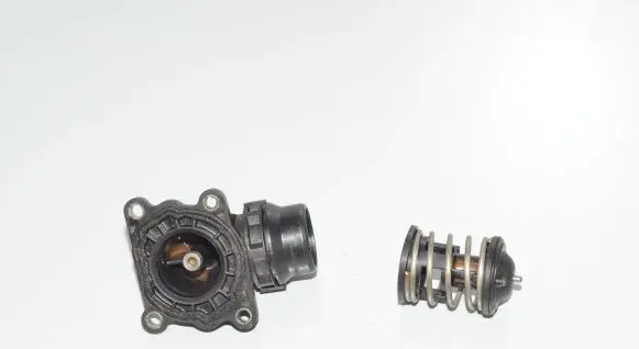 BMW 5 GT F07 Thermostat/thermostat housing 7823193 11517823193