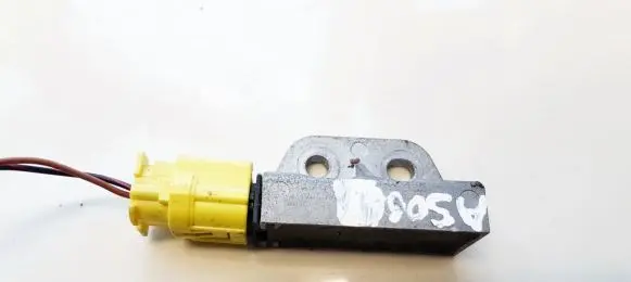 Nissan X-Trail T30 Airbag deployment crash/impact sensor