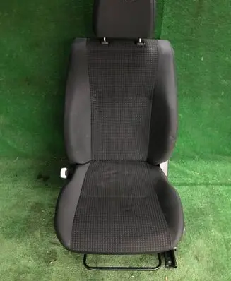 Suzuki Swift I Front driver seat 