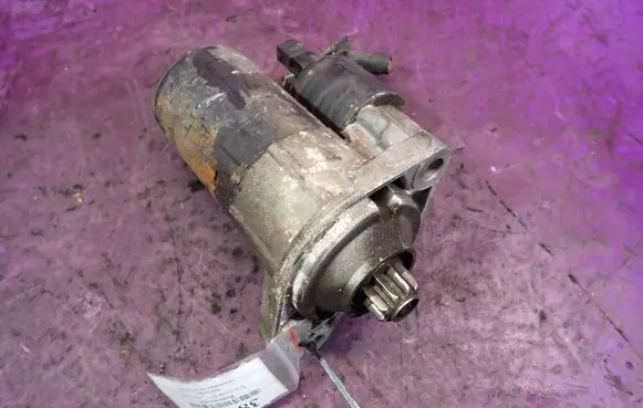 Volkswagen Golf IV Starter motor 