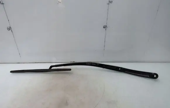 KIA Ceed Front wiper blade arm
