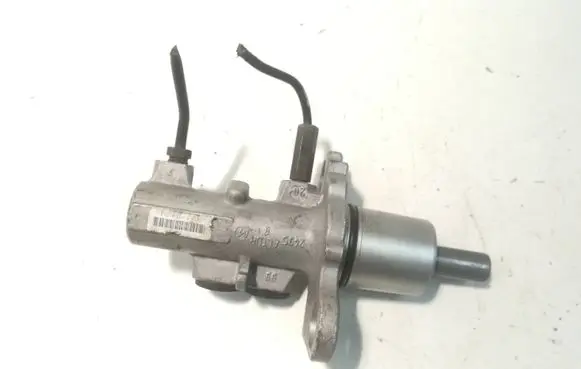 Audi A6 S6 C5 4B Master brake cylinder