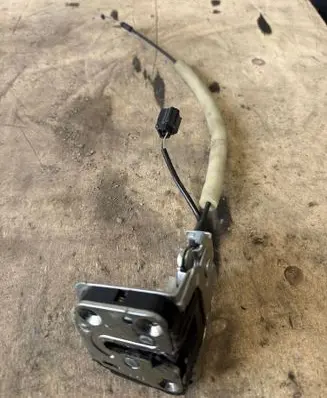 Nissan NV400 Rear door lock 8200661170