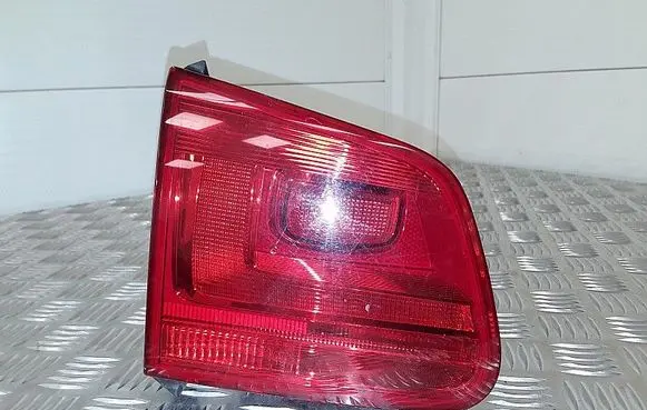 Volkswagen Tiguan Tailgate rear/tail lights 178957