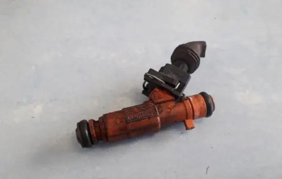 Alfa Romeo 147 Fuel injector 028155769