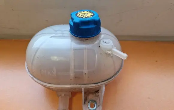 Fiat Panda III Coolant expansion tank/reservoir C294