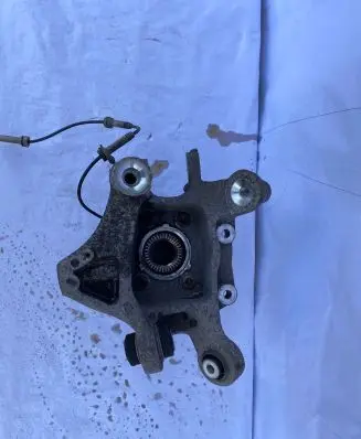 BMW 5 G30 G31 Rear wheel hub 6866337