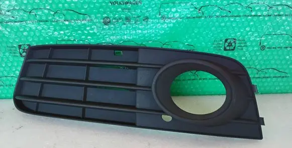 Audi A4 S4 B8 8K Front fog light trim/grill 8K0807681A 80807681