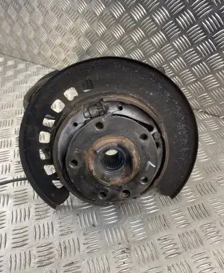 Audi Q7 4L Rear wheel hub spindle/knuckle 