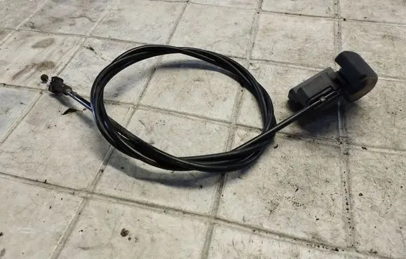 Engine bonnet (hood) release handle