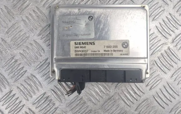 BMW 5 E39 Engine control unit/module 7500255 5WK9037