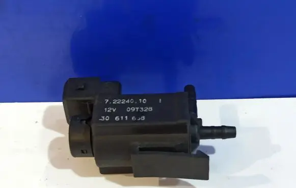Volvo XC90 Engine mount vacuum valve 8699233