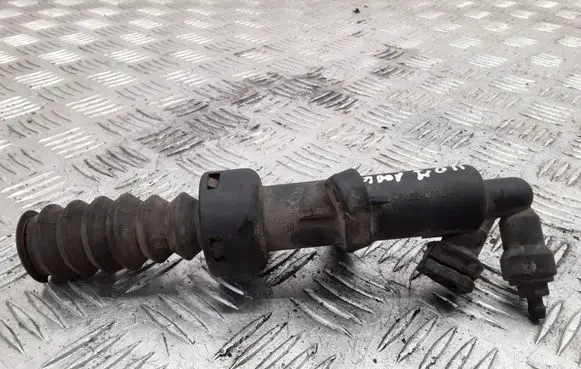 Clutch slave cylinder