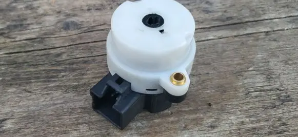 Volvo S80 Ignition lock contact 8645228