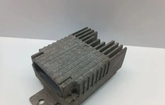 Mercedes-Benz A W168 Coolant fan relay A0235456832 E5001004 0235456832