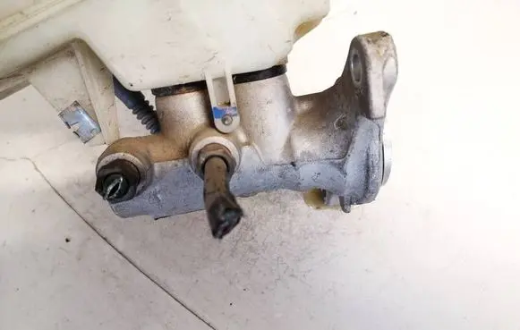 Peugeot 207 Master brake cylinder