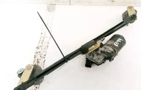 Hyundai Santa Fe Front wiper linkage and motor