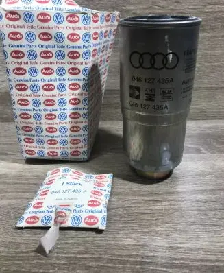 Audi A6 S6 C4 4A Fuel filter 046127435a