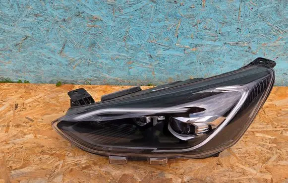 Ford Focus Headlight/headlamp JX7B13E017AJ