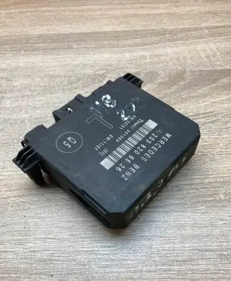 Mercedes-Benz C W203 Door control unit/module 2038206526 351369