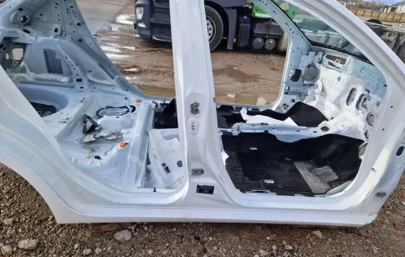 Mazda 2 Front sill (body part) 