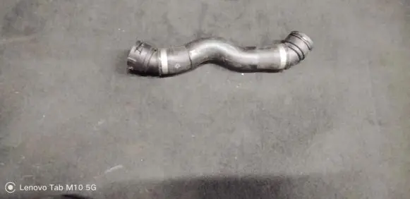 BMW 5 G30 G31 Engine coolant pipe/hose 8572906