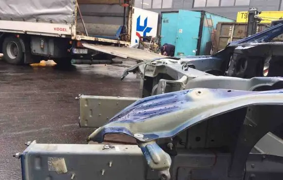 Tesla Model S Front quarter panel 