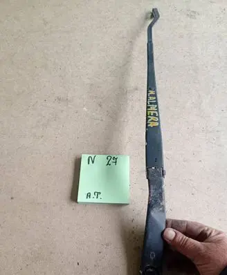 Nissan Almera Front wiper blade arm 87654678