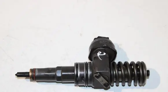 Volkswagen Caddy Fuel injector 038130073BN 0414720313