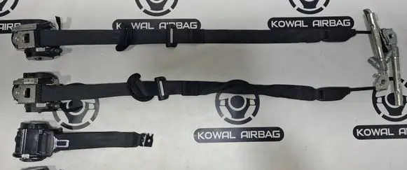Renault Megane IV Set of seat belts 868852833R 878173927R 878163402R