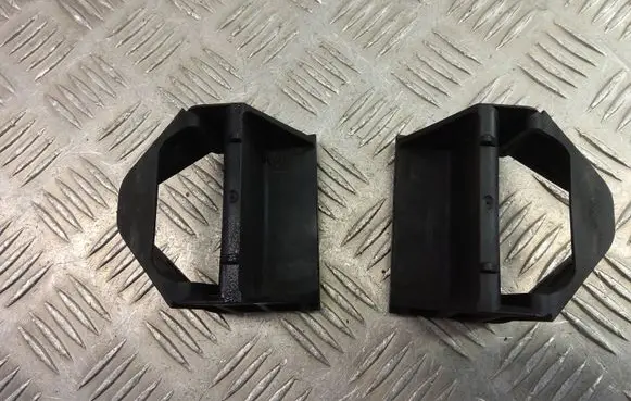 BMW X3 F25 Radiator mount bracket 7593779