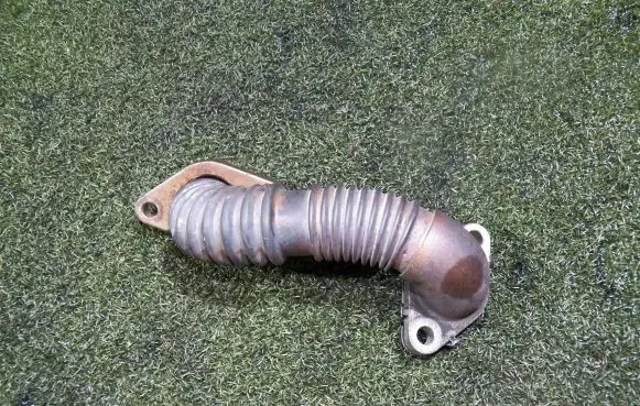 Renault Master III Engine coolant pipe/hose 147252403R