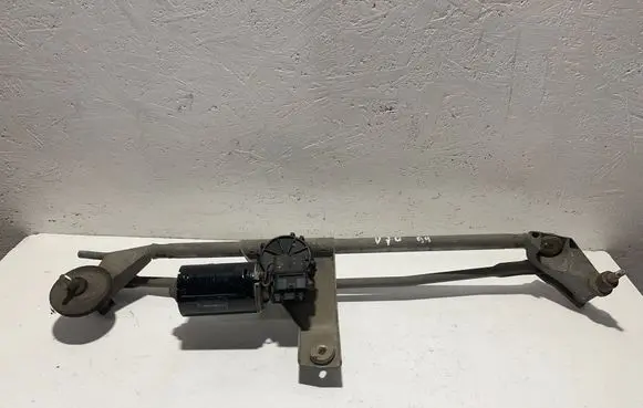 Volvo S70 V70 V70 XC Front wiper linkage and motor 9169321 0390241133