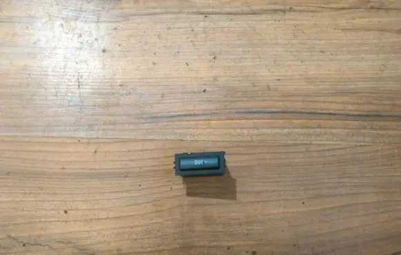 Traction control (ASR) switch