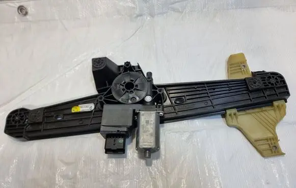 Opel Combo E Rear door window regulator with motor 9817218080