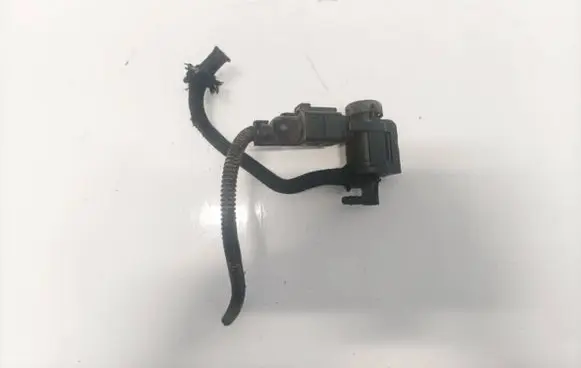 Seat Toledo II (1M) Turbo solenoid valve 1j0906283c