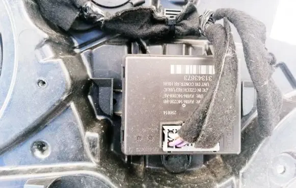 Volvo V40 Door control unit/module 31343873 AV6N-14C236-BB